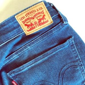 Levi’s 535 Super Skinny Jeans